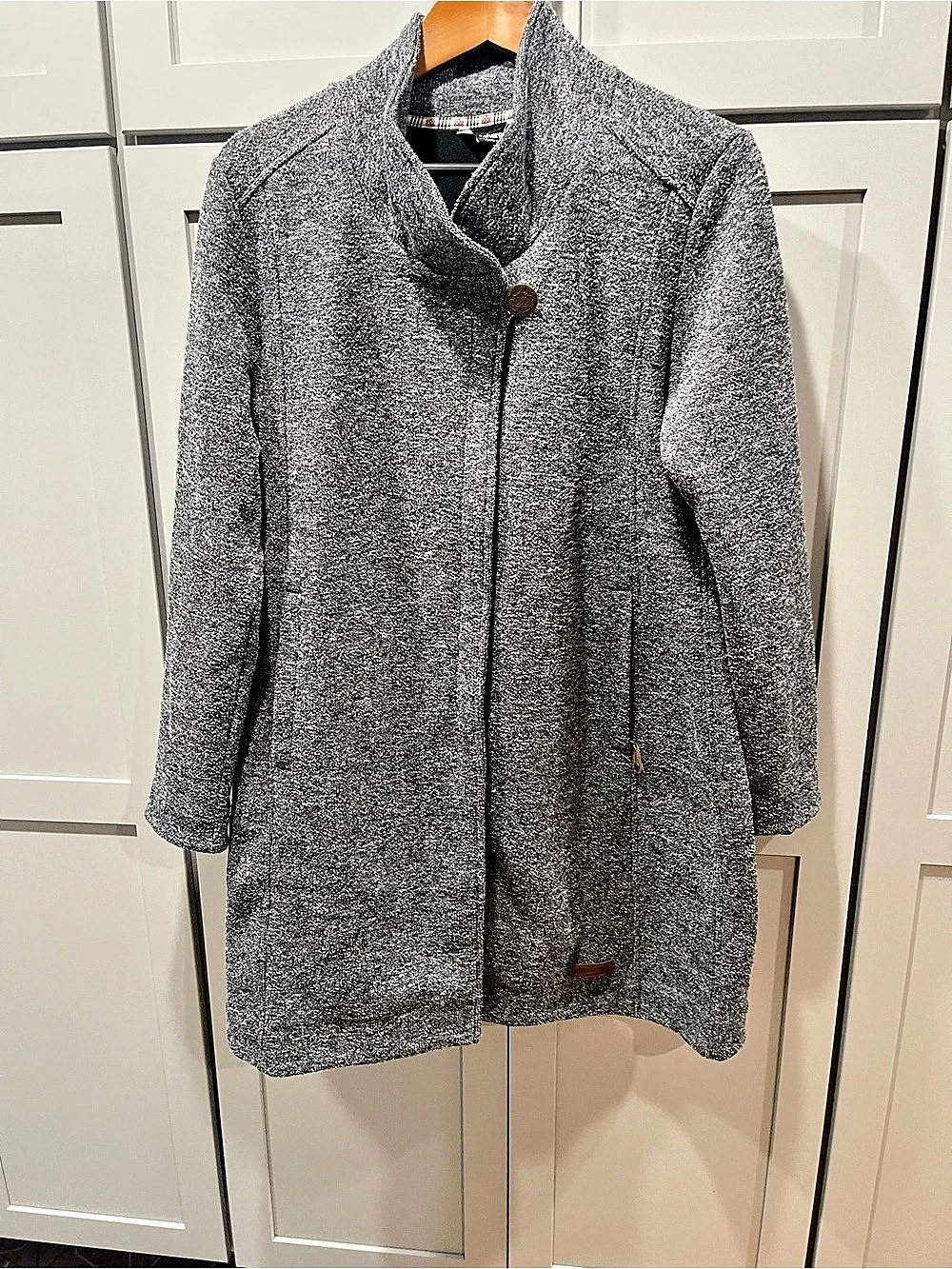 Sherpa Adventure Gear Gray Coat Size Large Like New